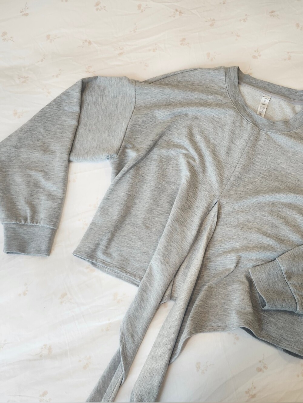 ALO Yoga Grey Tie-Front Cropped Sweatshirt - Picture 3 of 5